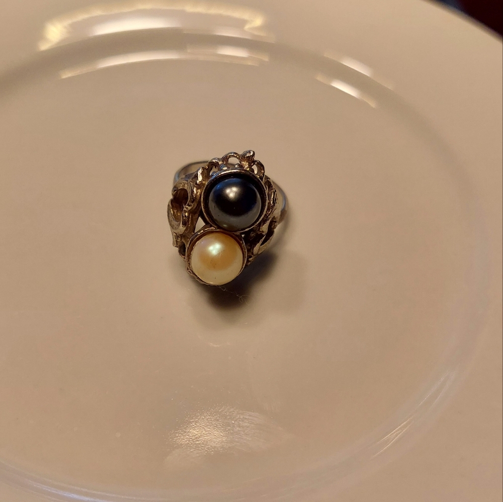 Vintage 10k WG Plated Silver White & Black Pearls Chunky Adjustable Ring RARE